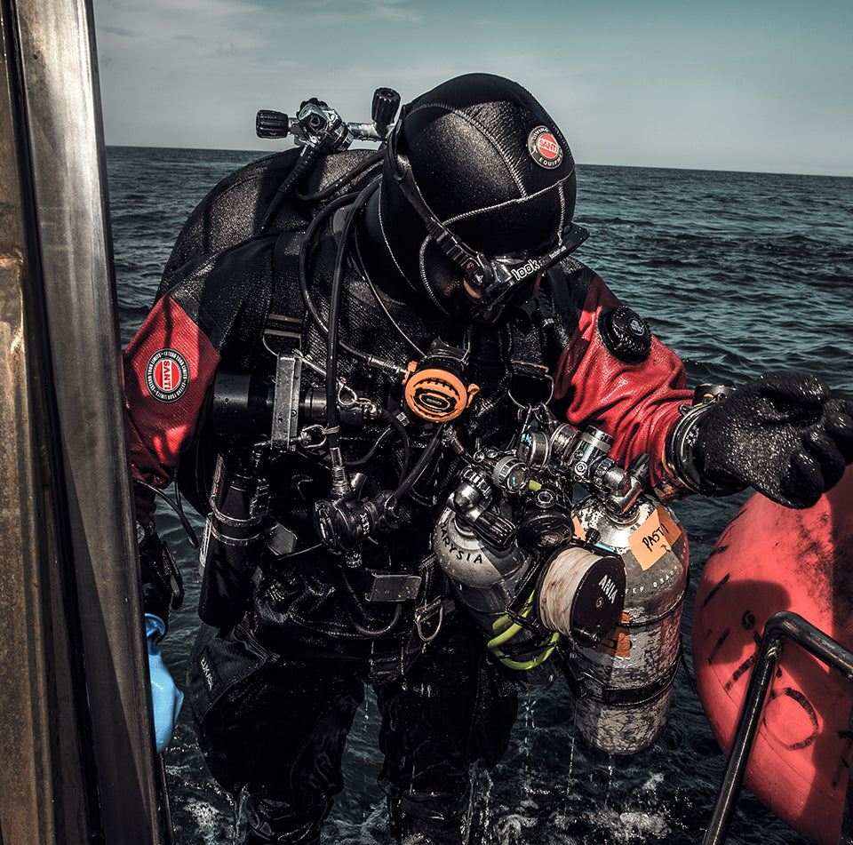 SANTI, Diving Equipment