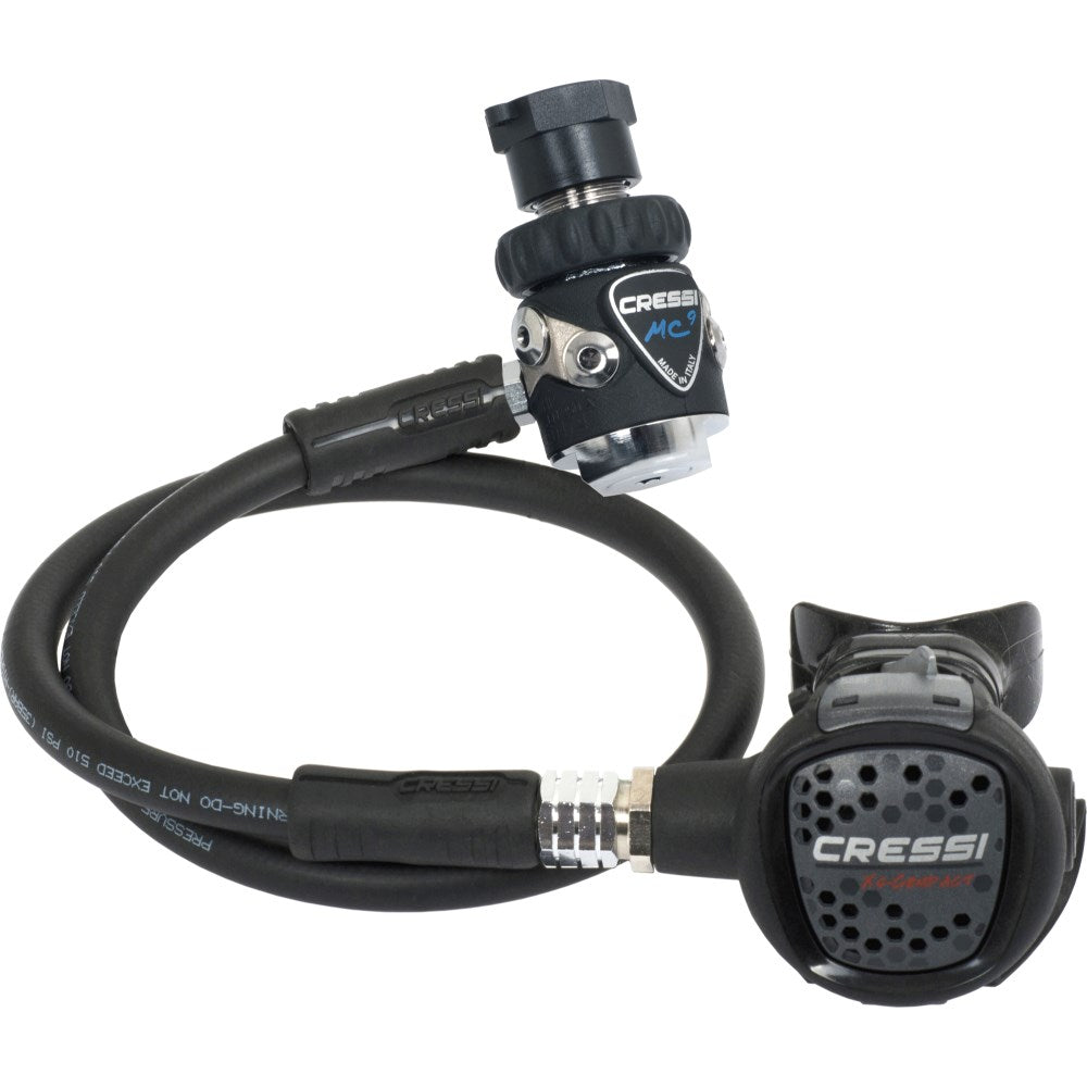 Compact hose routing setup designed for lightweight travel diving