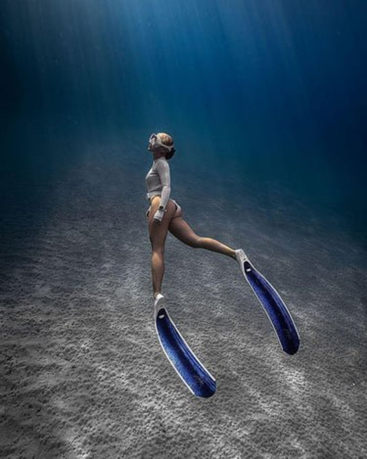 DiveR - Blue Vista by Ash Kara Free Diving Fin Blades - Infinity DiveDiveR - Blue Vista by Ash Kara Free Diving Fin BladesDiveR