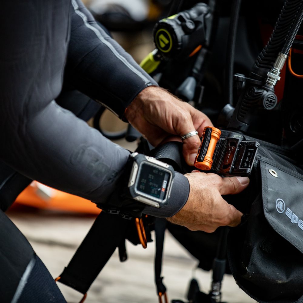 Apeks DSX Technical Dive Computer with O2 Analyzer