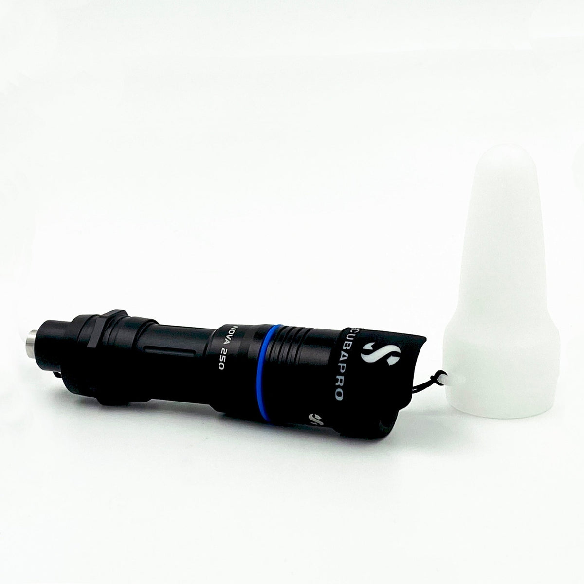 Scubapro Nova 250 Dive Torch - 250 Lumens - Infinity DiveScubapro Nova 250 Dive Torch - 250 LumensScubapro