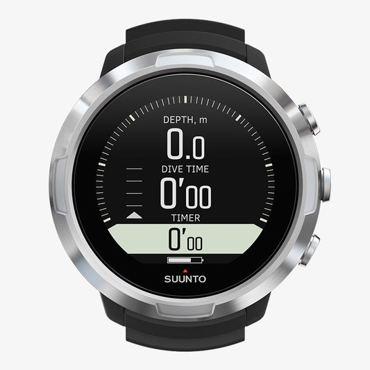 Suunto D5 潜水电脑,配有可选的 Tank Pod 和 AMX Teknology Protector