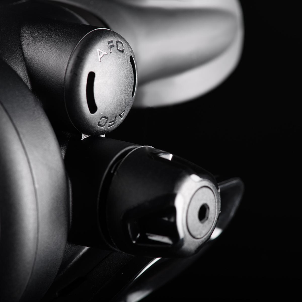 Atomic Aquatics B2 Regulator - Black Sealed