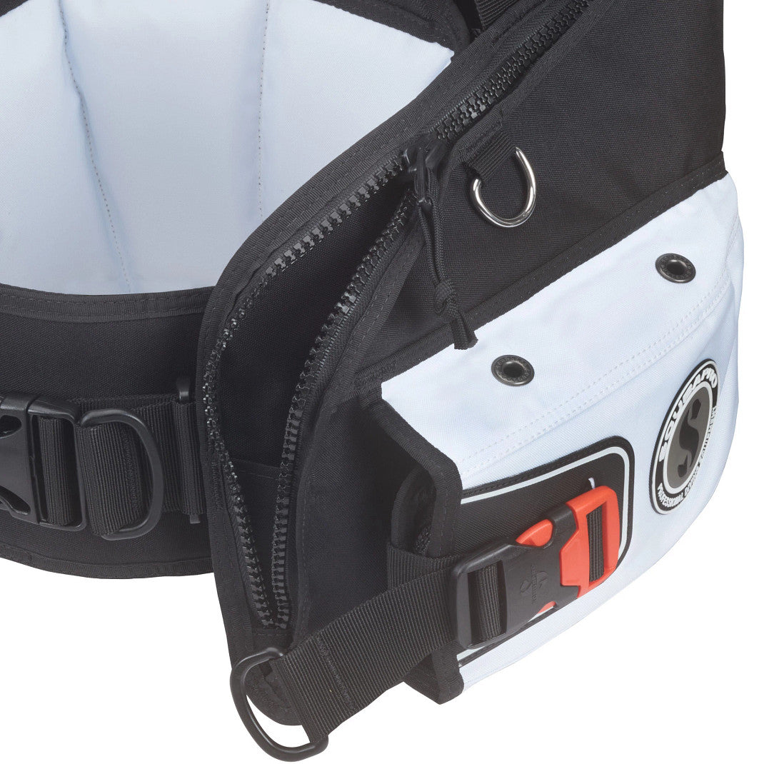 Close up of the integrated weight pocket and buckle system
