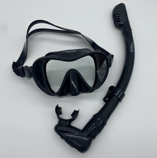 Hunt Master Bellambi Mask and Snorkel Set ( no container)