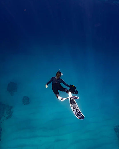 DiveR - Coral Black & White by Tiani Dun Free Diving Fin Blades - Infinity DiveDiveR - Coral Black & White by Tiani Dun Free Diving Fin BladesDiveR