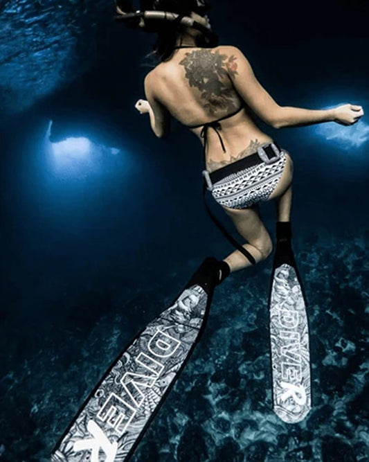 DiveR - Reef Life Black & White by Naomi Gittoes Free Diving Fin Blades - Infinity DiveDiveR - Reef Life Black & White by Naomi Gittoes Free Diving Fin BladesDiveR