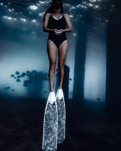 DiveR - Reef Life Black & White by Naomi Gittoes Free Diving Fin Blades - Infinity DiveDiveR - Reef Life Black & White by Naomi Gittoes Free Diving Fin BladesDiveR