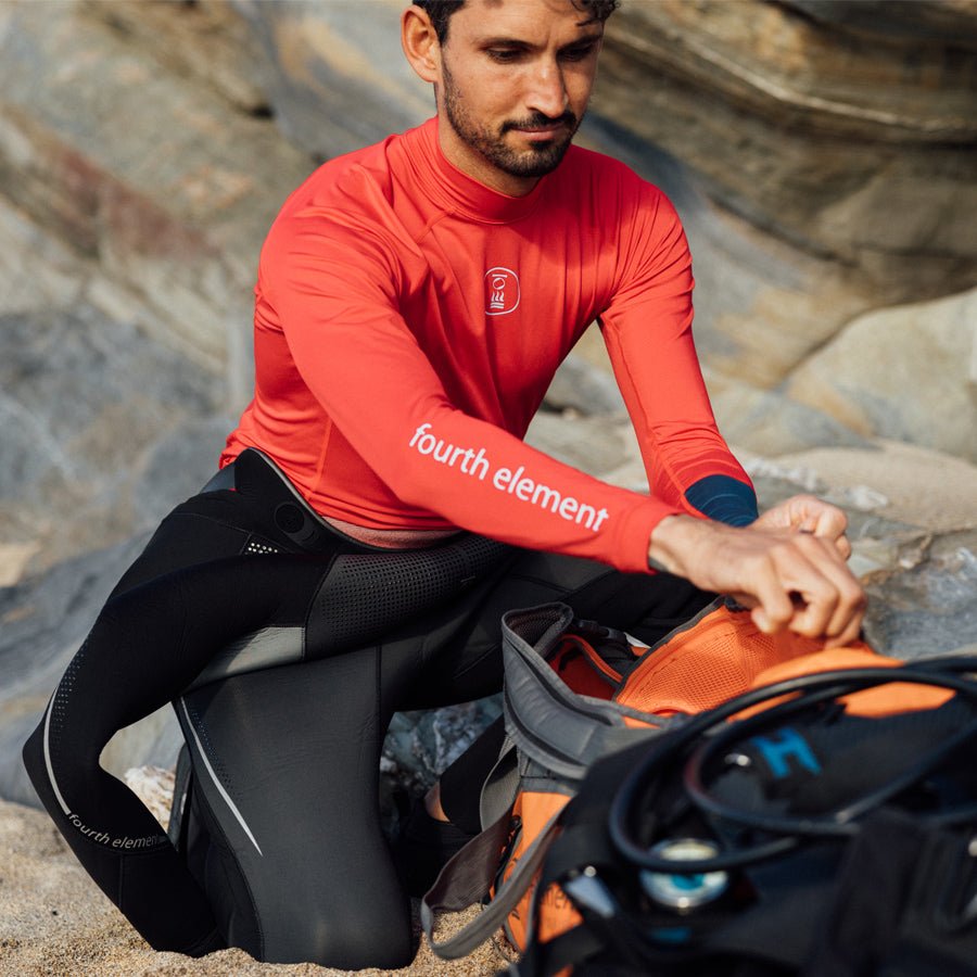 Fourth Element Classic Fit Long Sleeves Hydro-T Lava/ Deep Blue - Men - Infinity DiveFourth Element Classic Fit Long Sleeves Hydro-T Lava/ Deep Blue - MenFourth Element