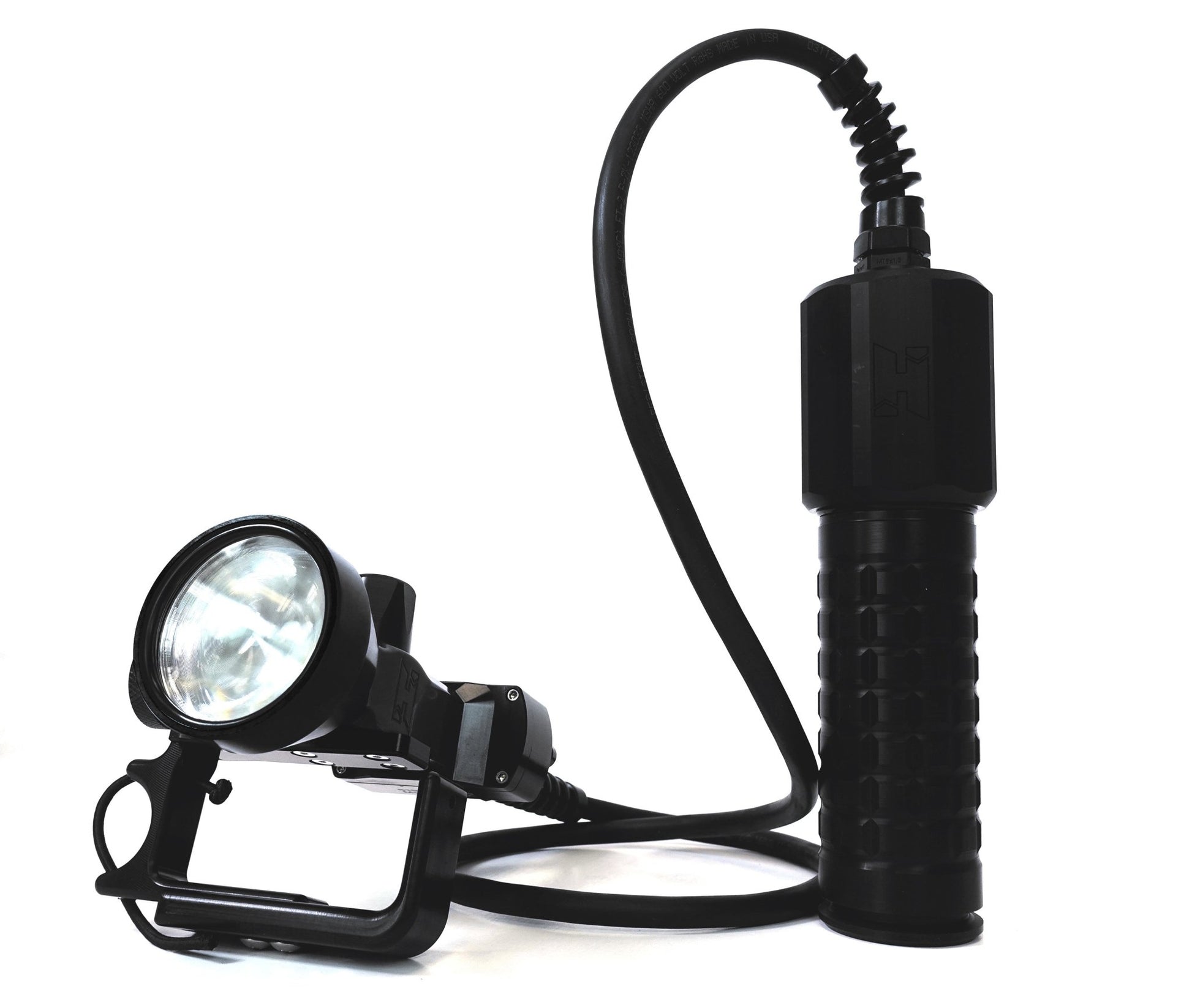 Halcyon Focus 2.0 Dive Light System - Cord or Handheld - Infinity DiveHalcyon Focus 2.0 Dive Light System - Cord or HandheldHalcyon