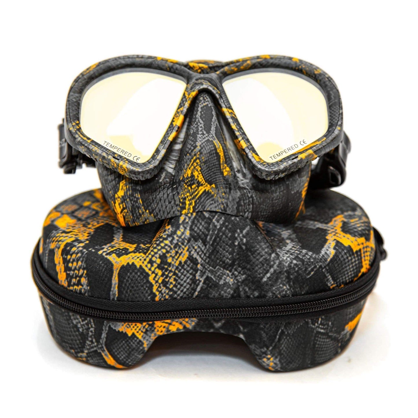 Hunt Master Harbinger Camo Diving Mask with Matching Camo Container