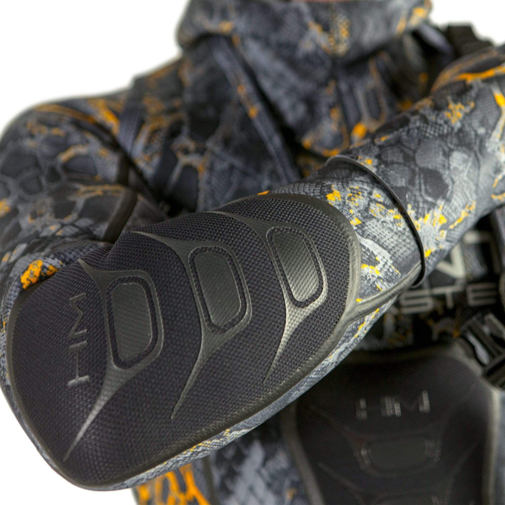 Hunt Master Burnum Huntsman Wetsuit Camo Series - 3.5 or 5mm - Infinity DiveHunt Master Burnum Huntsman Wetsuit Camo Series - 3.5 or 5mmHunt Master