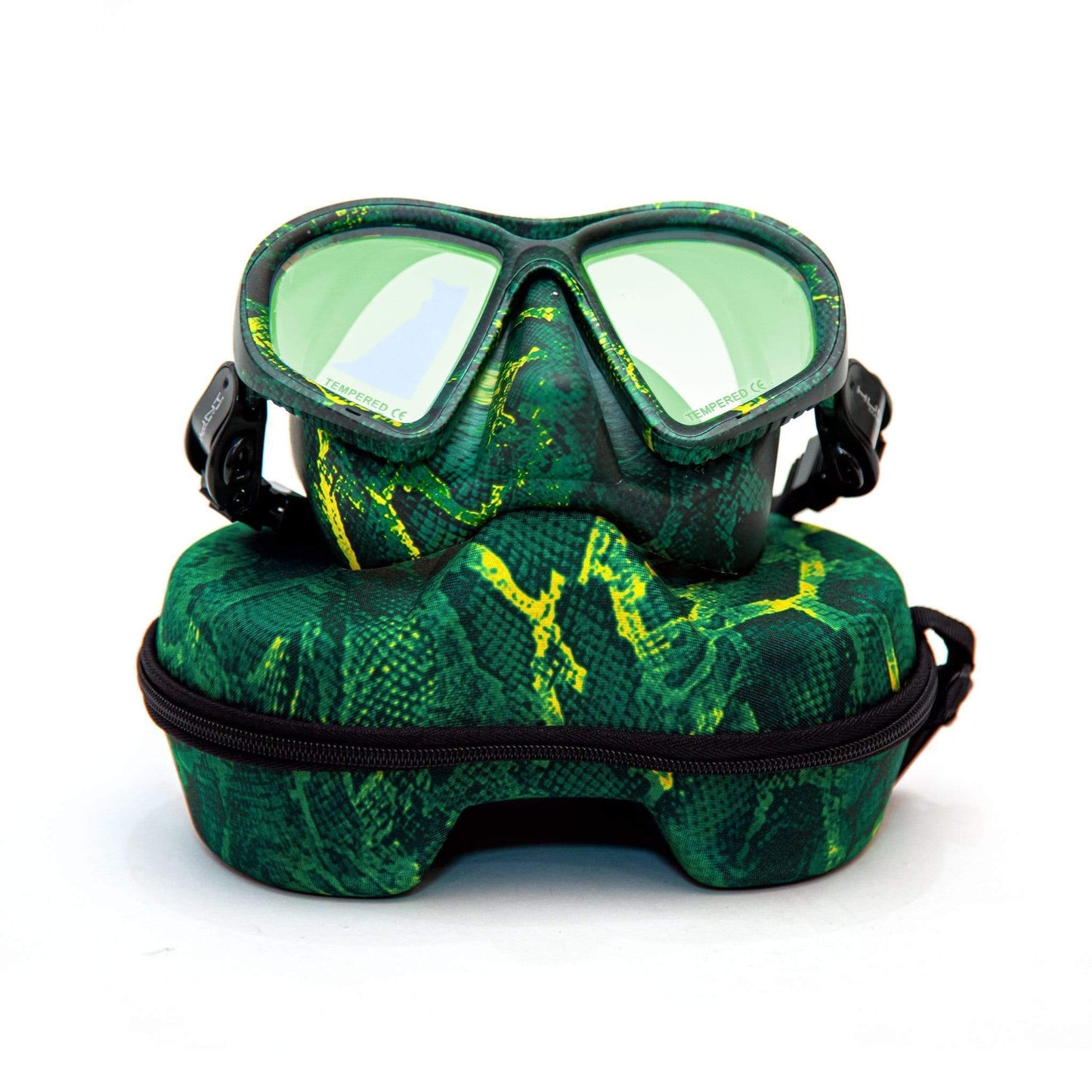 Hunt Master Harbinger Camo Diving Mask with Matching Camo Container - Infinity DiveHunt Master Harbinger Camo Diving Mask with Matching Camo ContainerHunt Master