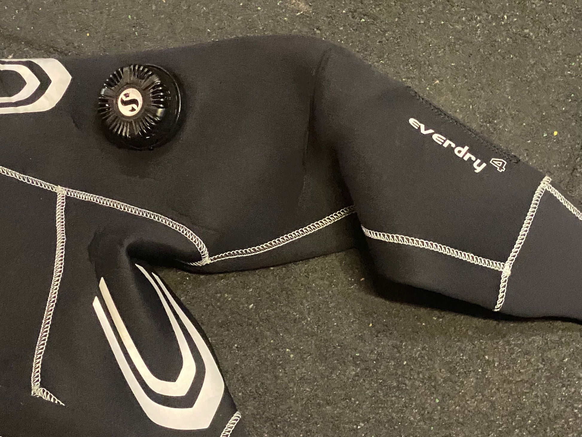 Scubapro Everdry 4 Neoprene Drysuit Men Size L - Pre - owned - Infinity DiveScubapro Everdry 4 Neoprene Drysuit Men Size L - Pre - ownedScubapro