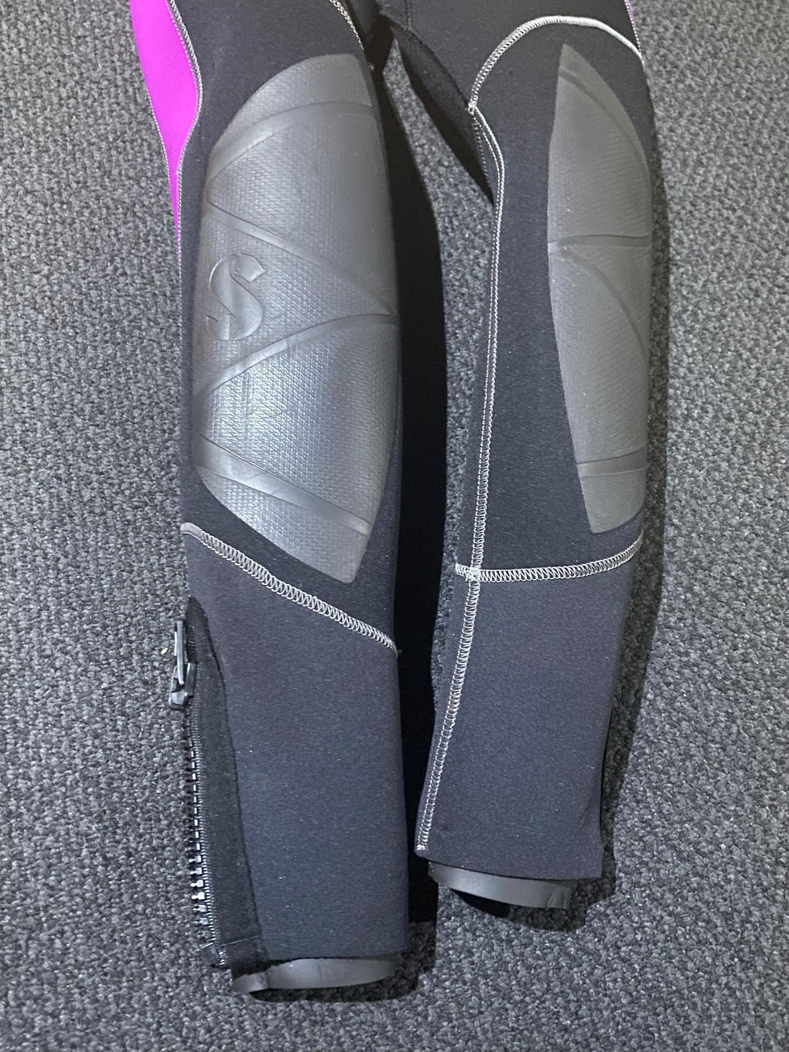 Scubapro Profile 5mm Wetsuit - Women - Size XS - Pre - owned - Infinity DiveScubapro Profile 5mm Wetsuit - Women - Size XS - Pre - ownedScubapro