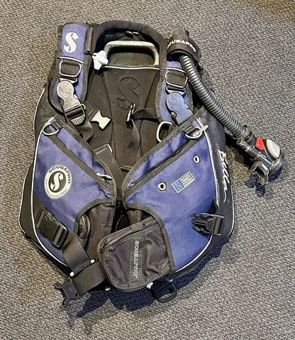 Scubapro Bella BCD with Air 2 - Women Size XS - Pre-owned