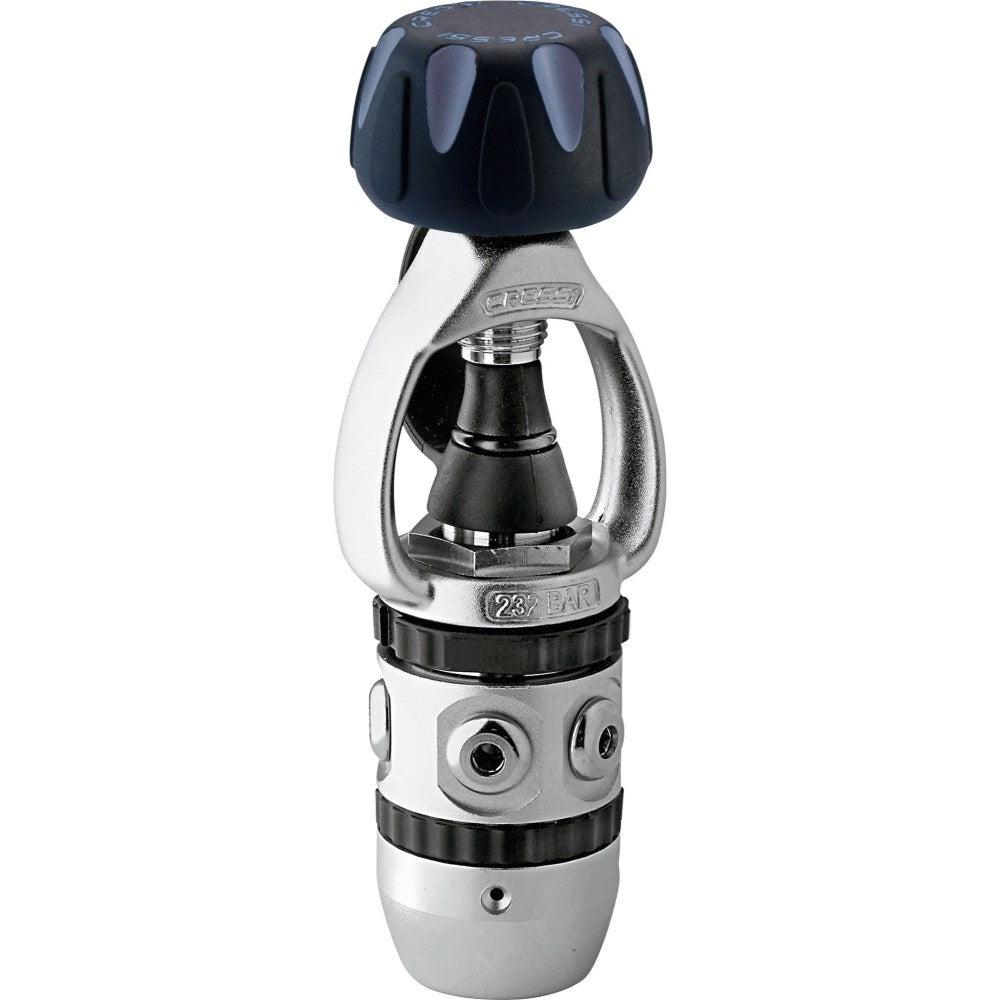 Main product image displaying the Cressi AC2 piston first stage regulator
