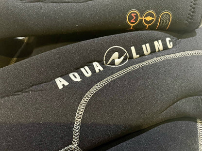 Aqua Lung Wetsuit with Hood 6.5mm High Density Ladies - Size M Pre-owned - Infinity DiveAqua Lung Wetsuit with Hood 6.5mm High Density Ladies - Size M Pre-ownedInfinityDive