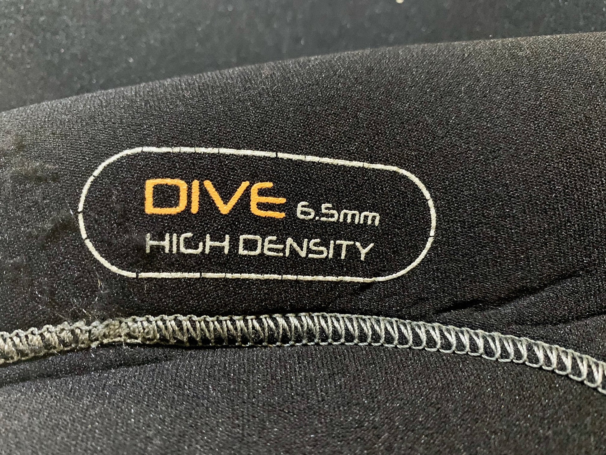 Aqua Lung Wetsuit with Hood 6.5mm High Density Ladies - Size M Pre-owned - Infinity DiveAqua Lung Wetsuit with Hood 6.5mm High Density Ladies - Size M Pre-ownedInfinityDive