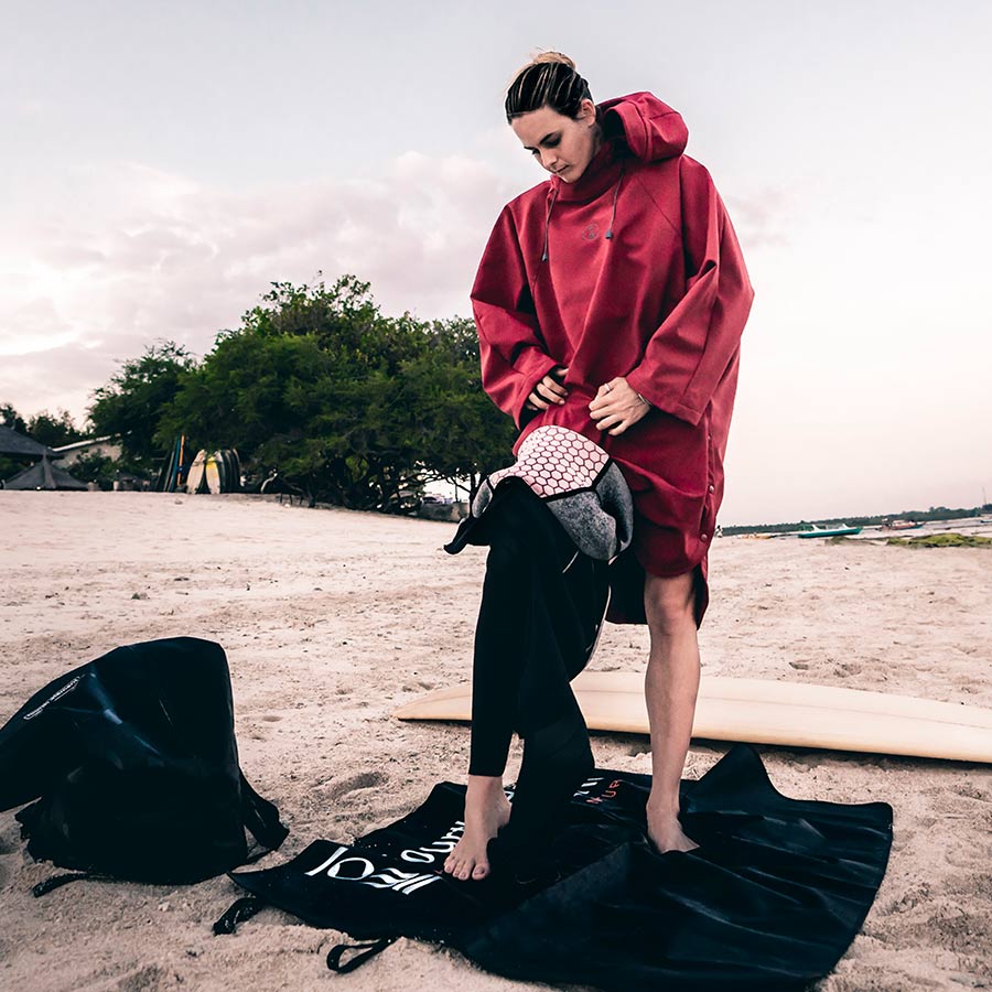 Fourth Element Ocean Positive Storm Poncho - Infinity DiveFourth Element Ocean Positive Storm PonchoFourth Element
