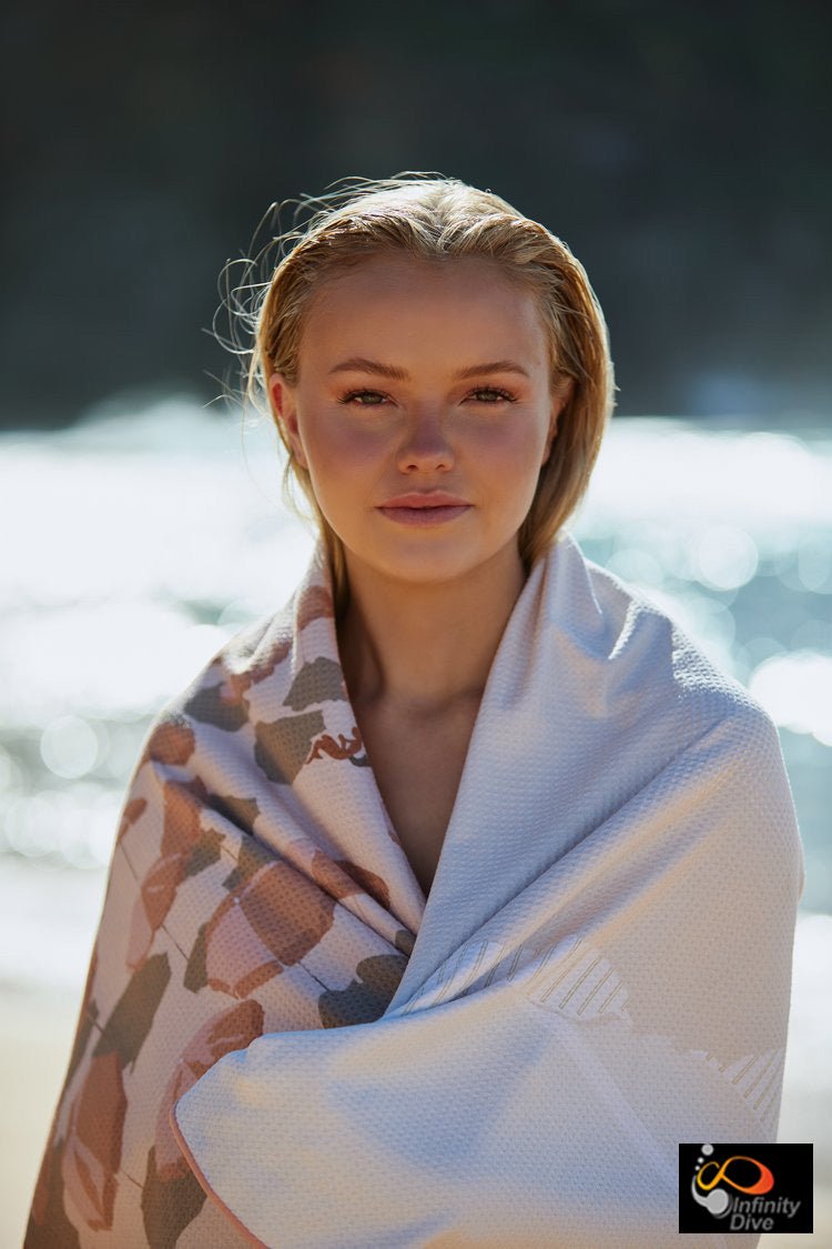 Tsigrado Sand-Free & Eco-Friendly Beach Towel - Infinity DiveTsigrado Sand-Free & Eco-Friendly Beach TowelInfinityDive